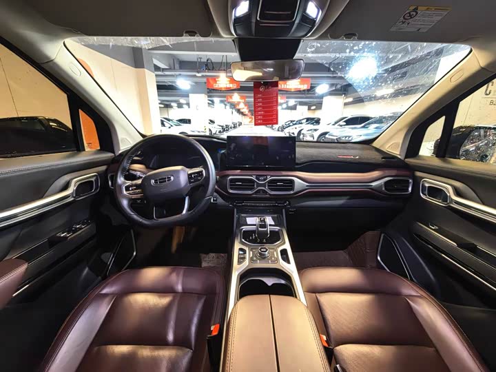 Geely Okavango 2022 2022款 1.8TD 自动尊贵型 7座