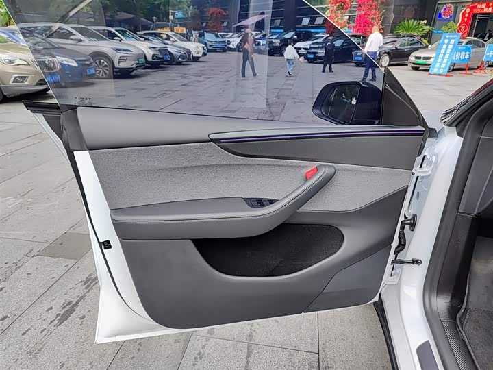 Tesla Model Y 2026 2026款 后轮驱动版