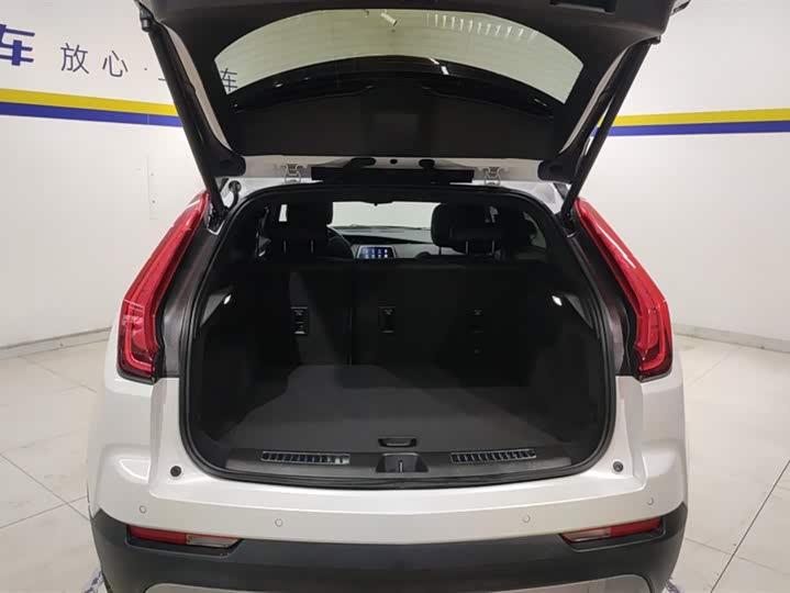 Фото 4 - Cadillac XT4