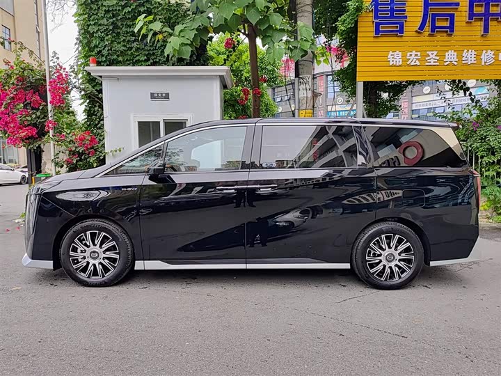 2025 GAC Trumpchi E9