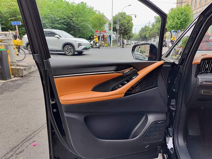GAC Trumpchi E9 2025 2025款 E9 超级快充 尊享