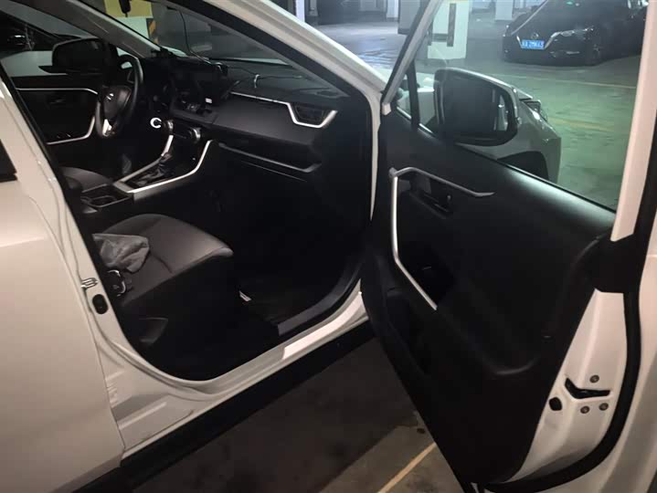 Toyota RAV4 2024 2024款 2.0L CVT两驱都市版