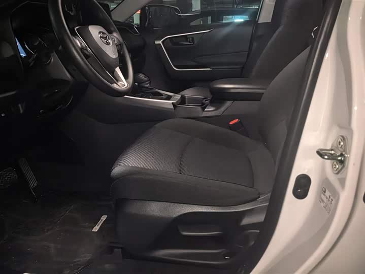 Toyota RAV4 2024 2024款 2.0L CVT两驱都市版