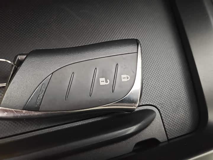 Фото 9 - Lexus NX