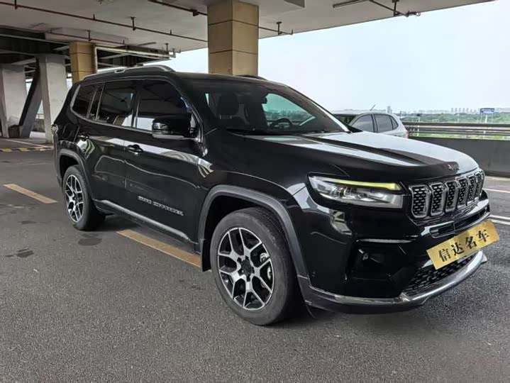 Jeep Grand Commander 2022 2022款 2.0T 两驱豪华版