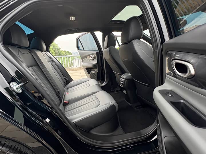 GAC Trumpchi Empow R 2025 2025款 270T DCT 影豹R-Style劲享版