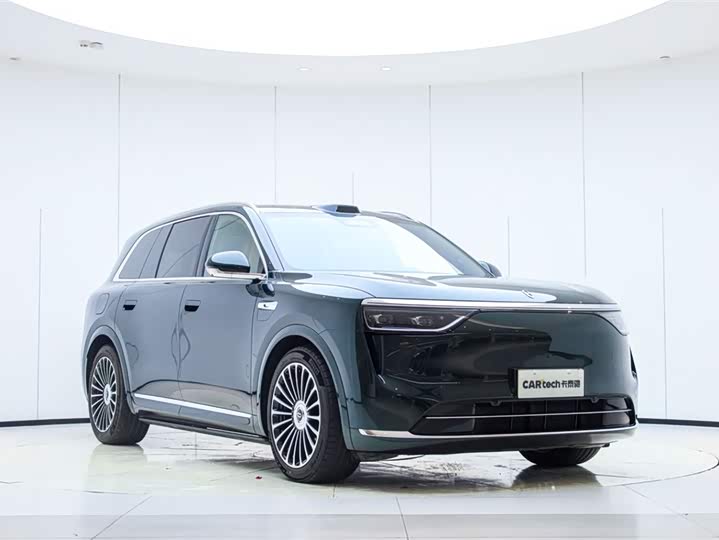 Aito M8 2025 2025款 增程 Ultra版 53.4kWh 6座版 (192线激光雷达）