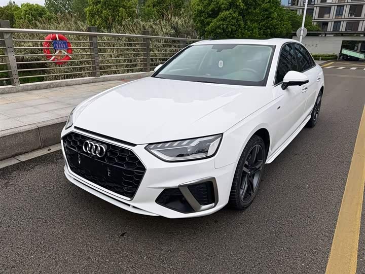 Zdjęcie 1 - Audi A4L