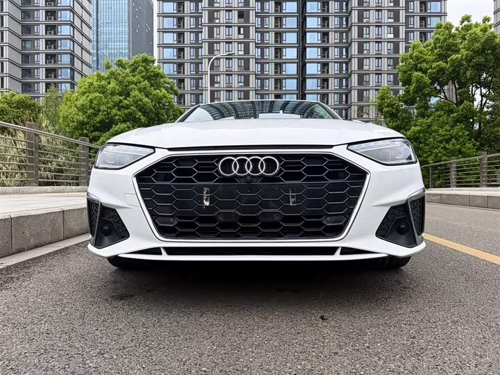 Zdjęcie 2 - Audi A4L