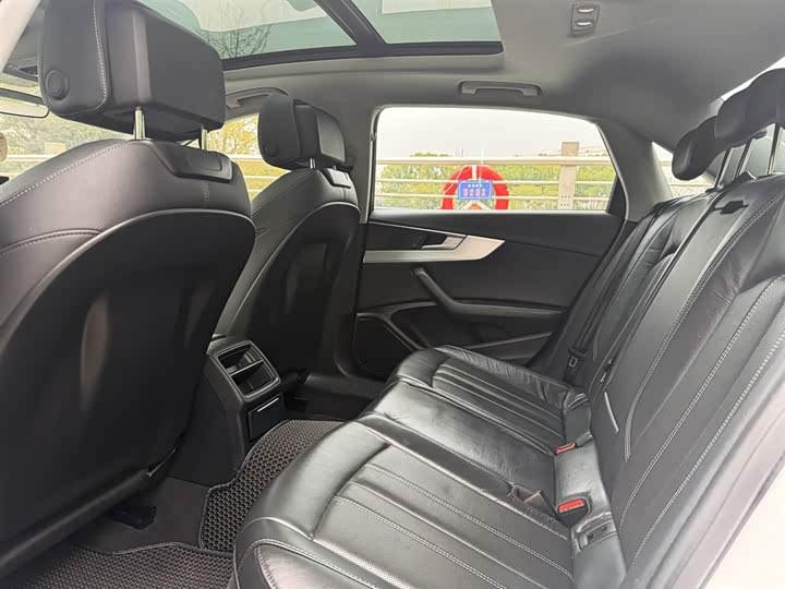 Zdjęcie 9 - Audi A4L