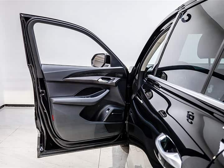 Audi Q6 2024 2024款 40 TFSI quattro 观云型 羽林套装 7座