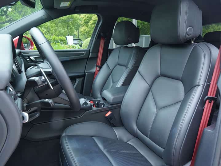 Photo 8 - Porsche Macan