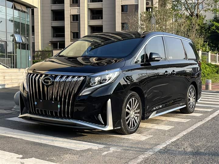Фото 2 - GAC Trumpchi M8
