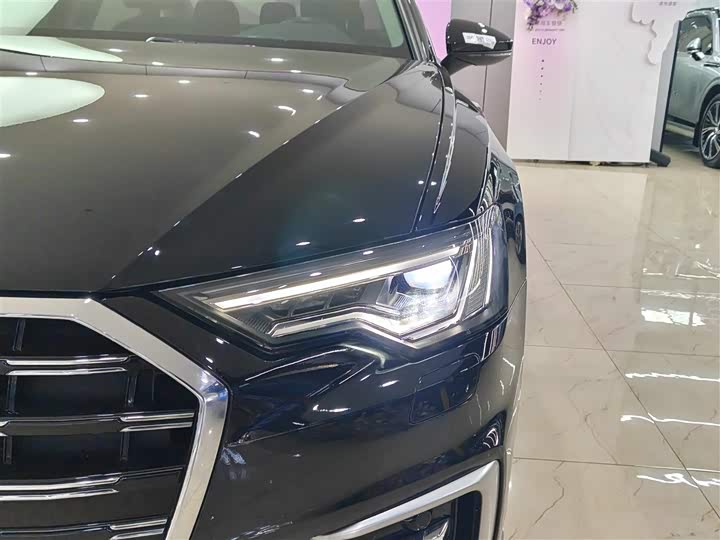 Photo 4 - Audi A6L
