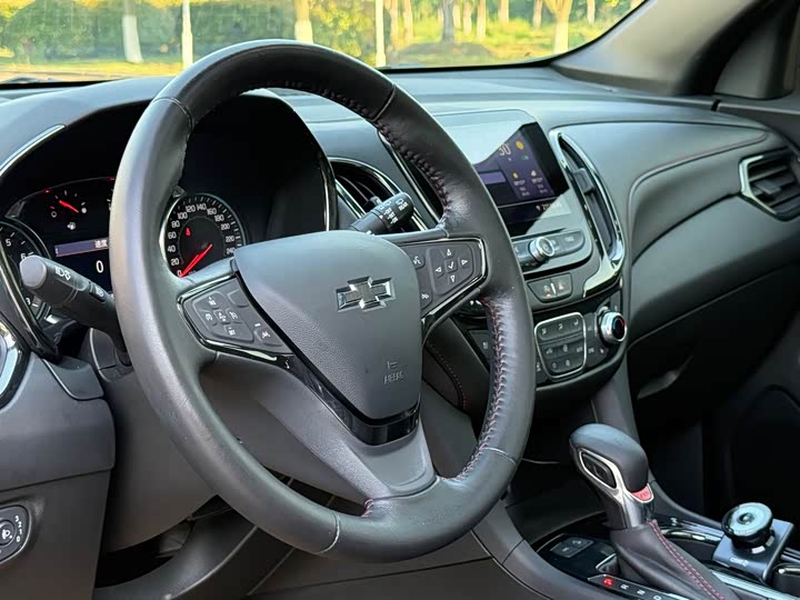 Фото 6 - Chevrolet Equinox