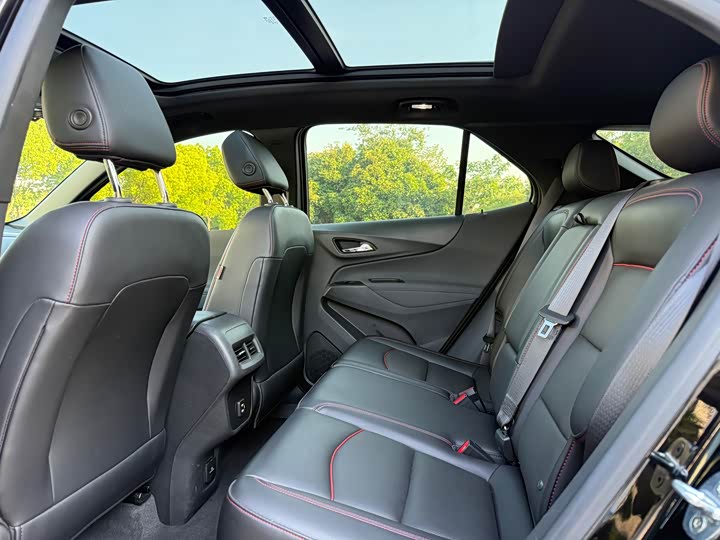 Фото 8 - Chevrolet Equinox
