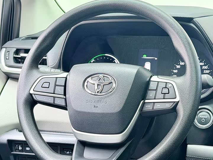 Фото 4 - Toyota Sienna
