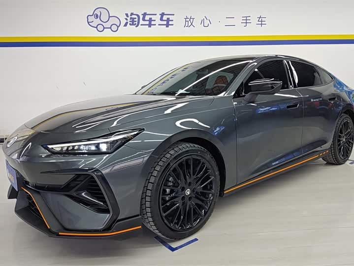 Changan UNI-V 2025 2025款 1.5T 500Bar尊贵运动型