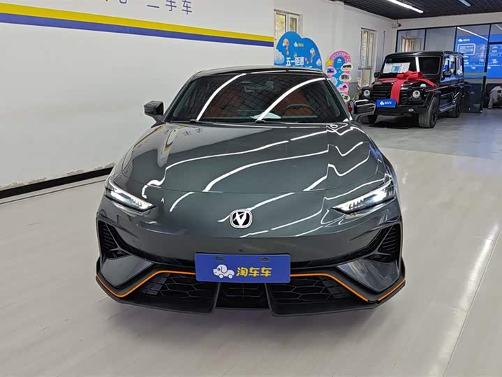Changan UNI-V 2025 2025款 1.5T 500Bar尊贵运动型