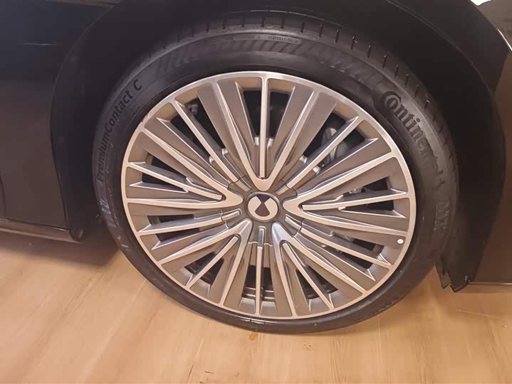 Denza Z9 2024 2024款 1100km 四驱Ultra版