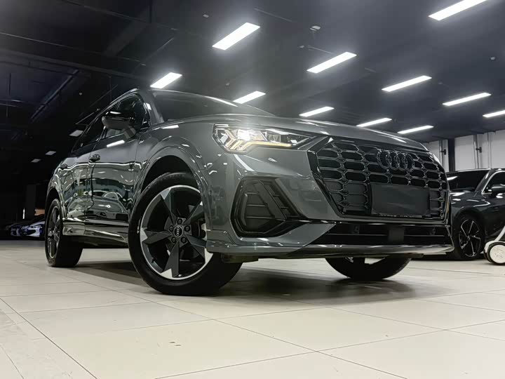 Фото 2 - Audi Q3