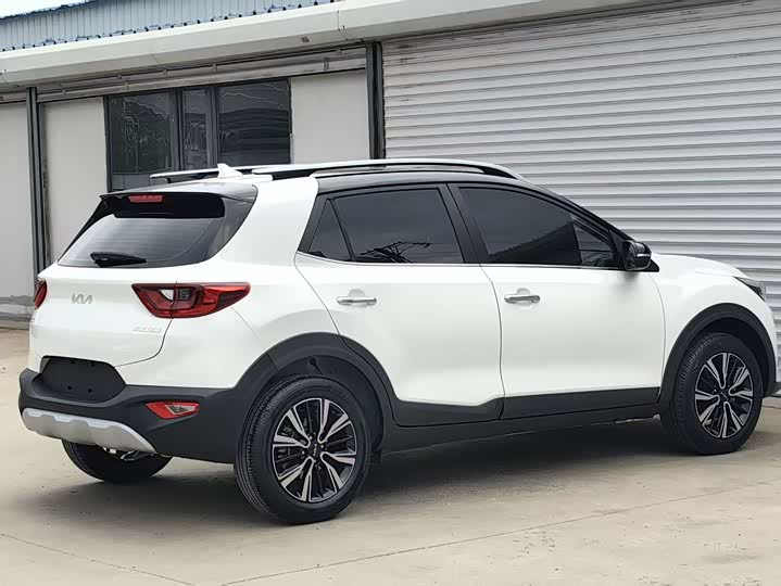 Kia KX1 2021 2021款 1.4L CVT趣享天窗款