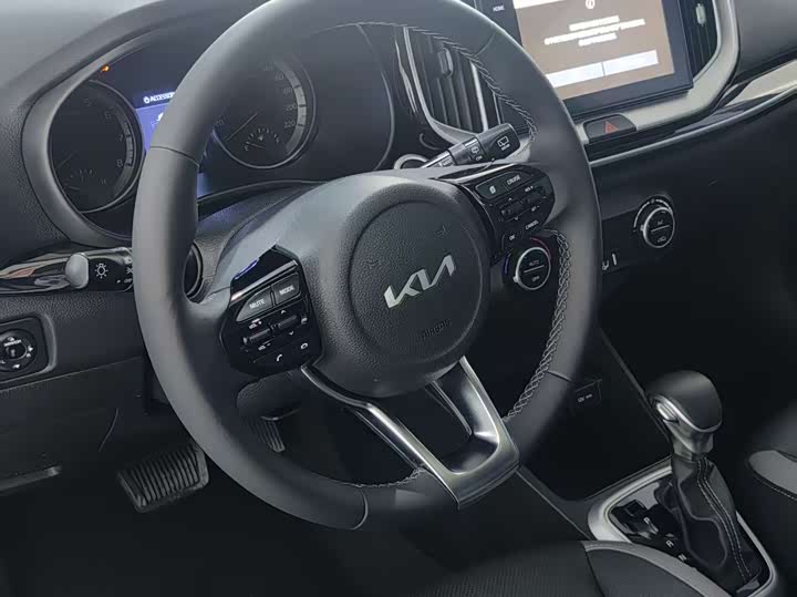 Kia KX1 2021 2021款 1.4L CVT趣享天窗款