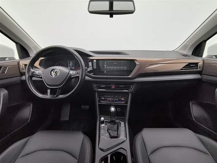 Фото 5 - Volkswagen Tharu