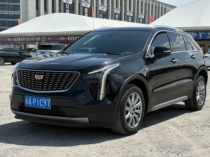 Photo 3 - Cadillac XT4