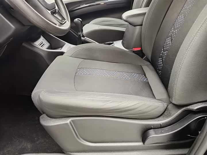 Фото 9 - Dongfeng Forthing Lingzhi M5