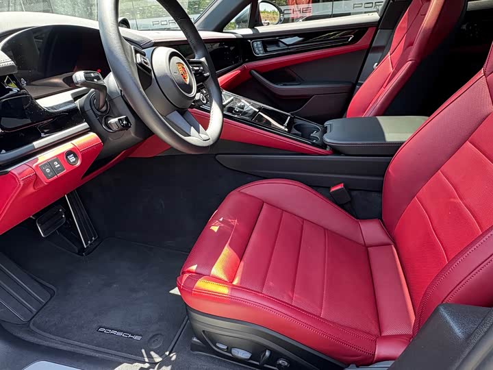 2026 Porsche Panamera