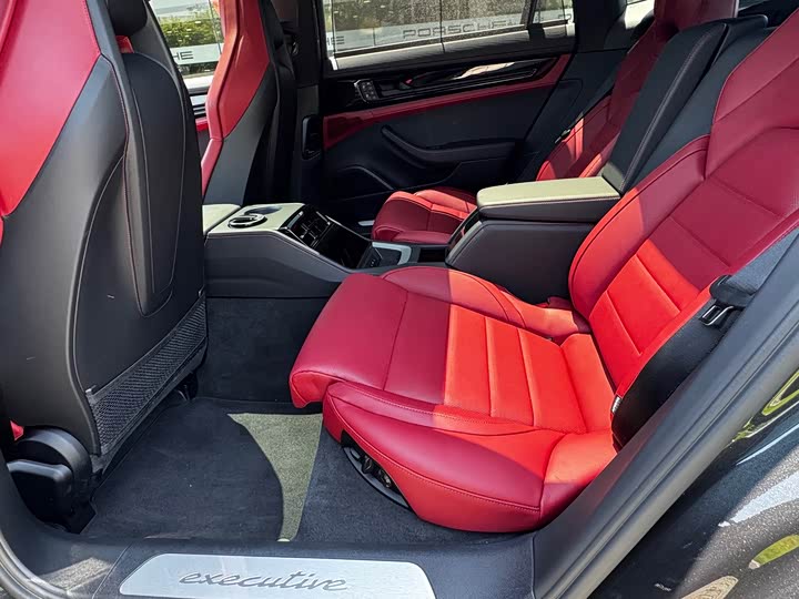 2026 Porsche Panamera