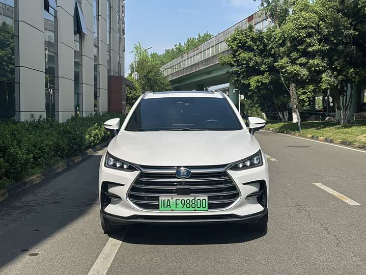 Фото 2 - BYD Tang Hybrid/EV