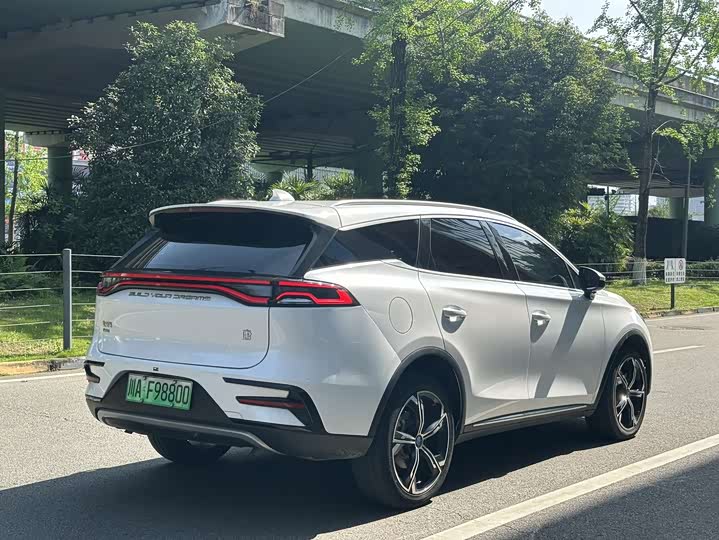Фото 4 - BYD Tang Hybrid/EV