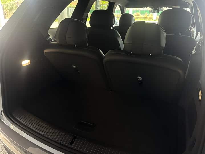 Photo 4 - Nio Onvo L90