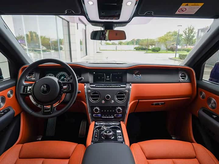 Фото 4 - Rolls-Royce Cullinan