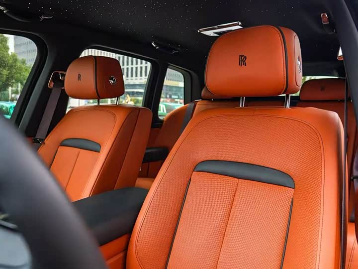 Фото 6 - Rolls-Royce Cullinan