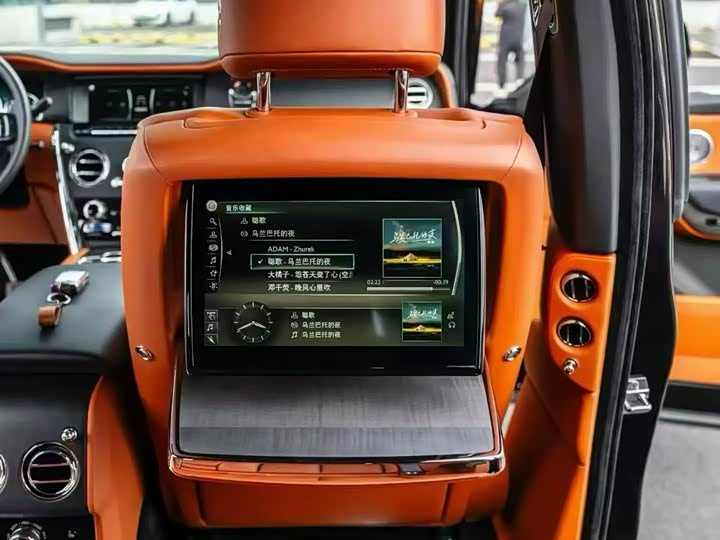 Фото 9 - Rolls-Royce Cullinan