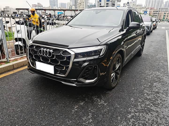 Audi Q7 2025 2025款 55 TFSI quattro S line运动型