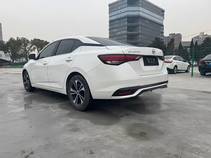 Zdjęcie 8 - Nissan Sylphy