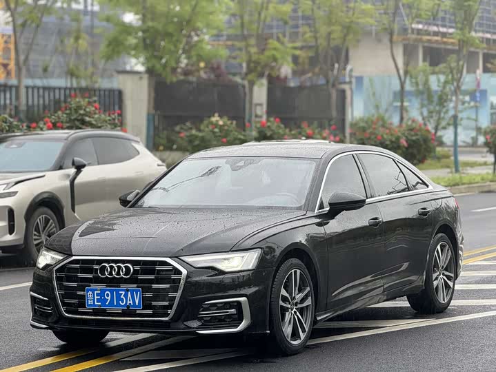 Фото 1 - Audi A6L