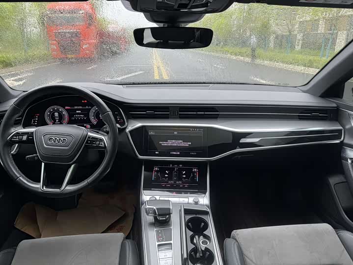 Фото 6 - Audi A6L