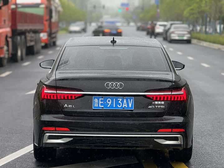 Фото 9 - Audi A6L