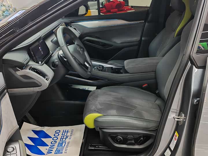 BYD Song L 2025 2025款 智驾版 602km 激光雷达四驱型