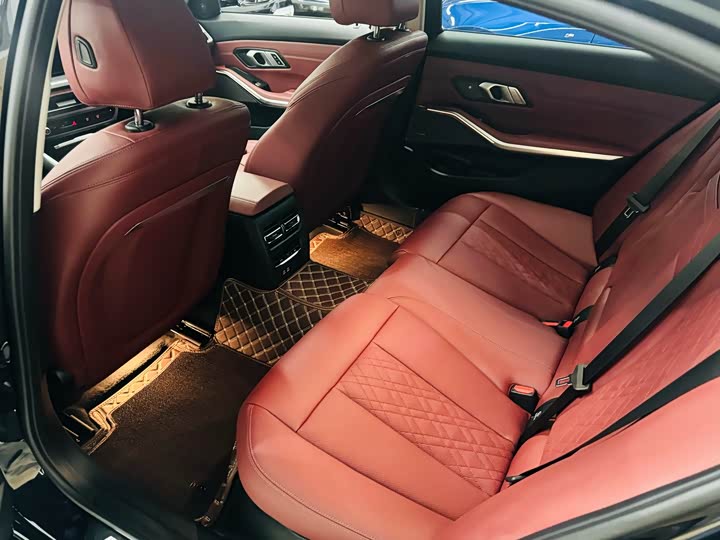 BMW 3 Series 2026 2026款 330Li M运动曜夜套装