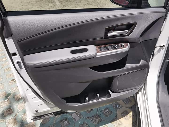 Toyota Sienna 2024 2024款 2.5L混动 豪华版
