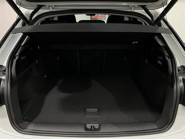 Фото 7 - Audi Q2L