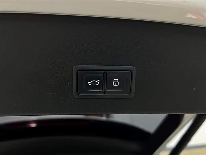 Фото 8 - Audi Q2L