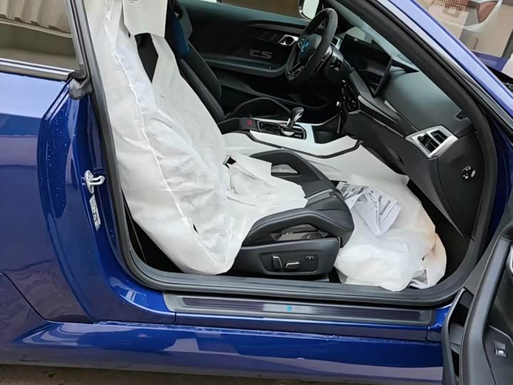 2025 BMW M2