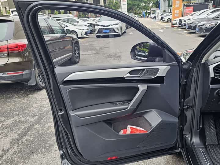 Volkswagen Tayron 2020 2020款 330TSI 两驱豪华智联版